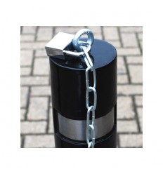 2 x feststehender & 1 x herausnehmbarer schwarzer Parkpfosten mit Ketten